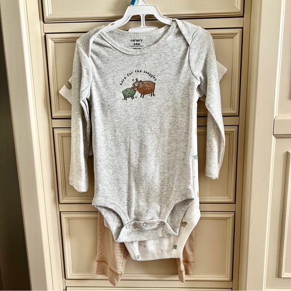 Baby and Toddler 2- 3 piece outfit bundle 18 & 24 months from Carter & Star Wars - Picture 7 of 11